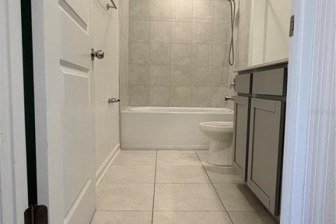 House in Davenport, Florida 4 bedrooms, 189.61 sq.m. № 2314165 - photo 15