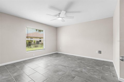 House in Cape Coral, Florida 4 bedrooms, 167.22 sq.m. № 2349465 - photo 17