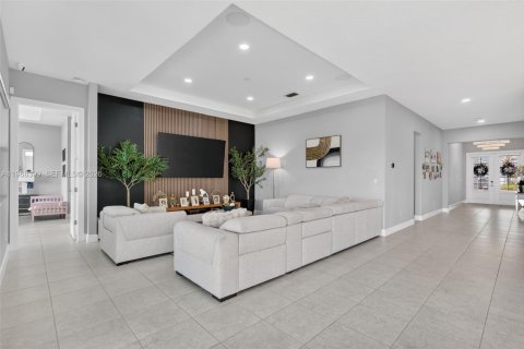 Villa ou maison à vendre à Port St. Lucie, Floride: 4 chambres, 273.88 m2 № 2029848 - photo 22