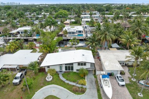 House in Fort Lauderdale, Florida 3 bedrooms, 146.04 sq.m. № 2241855