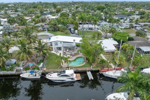 House in Fort Lauderdale, Florida 3 bedrooms, 146.04 sq.m. № 2241855 - photo 2