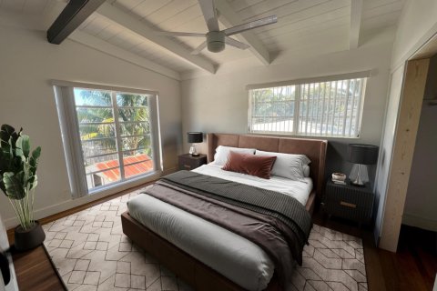 House in Fort Lauderdale, Florida 3 bedrooms, 146.04 sq.m. № 2241855 - photo 12