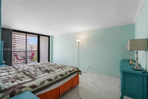 Copropriété à louer à Hallandale Beach, Floride: 2 chambres, 94.76 m2 № 2385002 - photo 18
