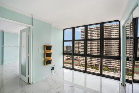Copropriété à louer à Hallandale Beach, Floride: 2 chambres, 94.76 m2 № 2385002 - photo 24