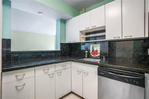 Copropriété à louer à Hallandale Beach, Floride: 2 chambres, 94.76 m2 № 2385002 - photo 15