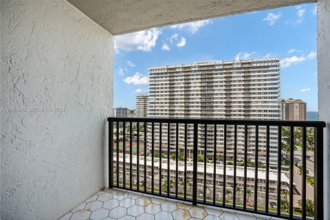 Copropriété à louer à Hallandale Beach, Floride: 2 chambres, 94.76 m2 № 2385002 - photo 30