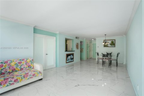 Copropriété à louer à Hallandale Beach, Floride: 2 chambres, 94.76 m2 № 2385002 - photo 22