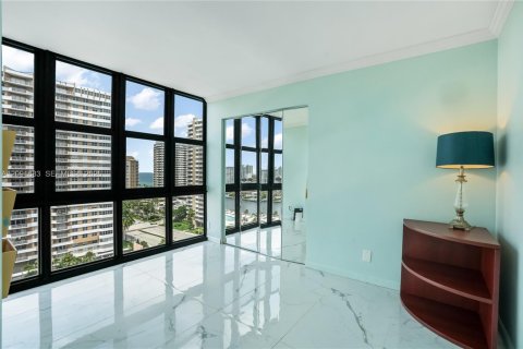 Copropriété à louer à Hallandale Beach, Floride: 2 chambres, 94.76 m2 № 2385002 - photo 23