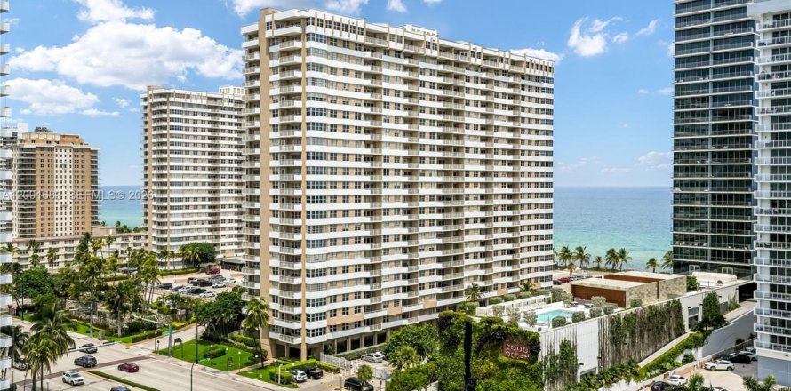 Condo à Hallandale Beach, Floride, 2 chambres  № 2385002