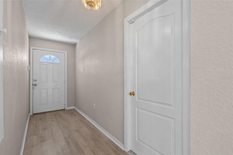 House in Spring Hill, Florida 3 bedrooms, 111.48 sq.m. № 2418992 - photo 8