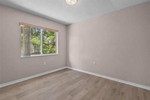 House in Spring Hill, Florida 3 bedrooms, 111.48 sq.m. № 2418992 - photo 21