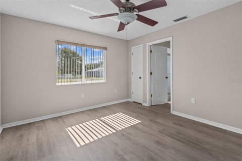 House in Spring Hill, Florida 3 bedrooms, 111.48 sq.m. № 2418992 - photo 23
