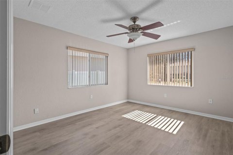 House in Spring Hill, Florida 3 bedrooms, 111.48 sq.m. № 2418992 - photo 13