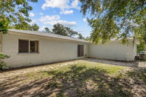 House in Spring Hill, Florida 3 bedrooms, 111.48 sq.m. № 2418992 - photo 26