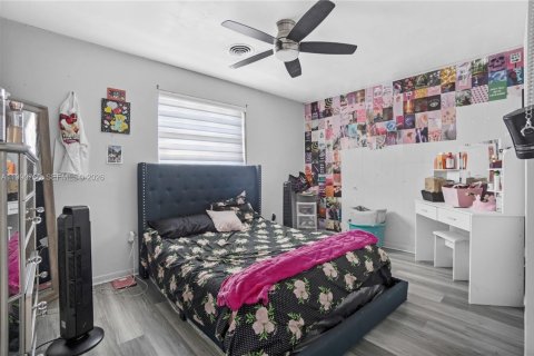 House in Miami Gardens, Florida 4 bedrooms, 193.79 sq.m. № 2055893 - photo 12