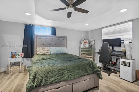 House in Miami Gardens, Florida 4 bedrooms, 193.79 sq.m. № 2055893 - photo 11