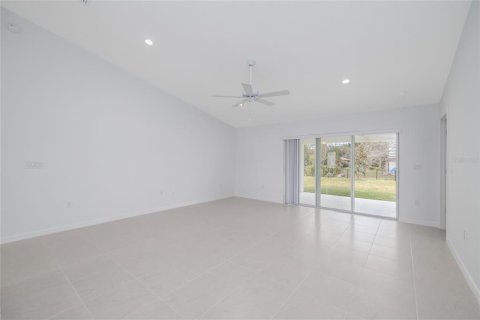 House in Palm Coast, Florida 3 bedrooms, 145.58 sq.m. № 2348000 - photo 18