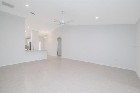 House in Palm Coast, Florida 3 bedrooms, 145.58 sq.m. № 2348000 - photo 17