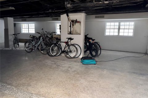 Copropriété à louer à Miami Beach, Floride: 1 chambre, 50.17 m2 № 2397646 - photo 24
