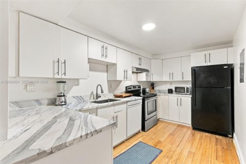 Copropriété à louer à Miami Beach, Floride: 1 chambre, 50.17 m2 № 2397646 - photo 12