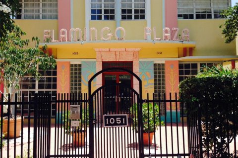 Copropriété à louer à Miami Beach, Floride: 1 chambre, 50.17 m2 № 2397646 - photo 2