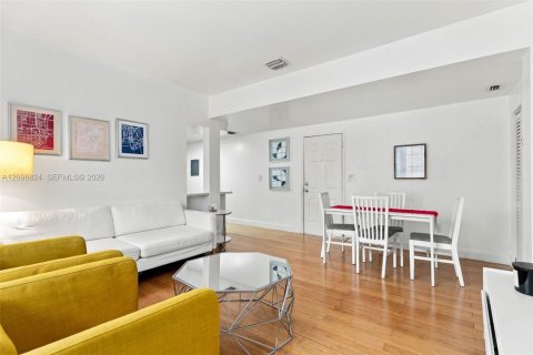 Copropriété à louer à Miami Beach, Floride: 1 chambre, 50.17 m2 № 2397646 - photo 8