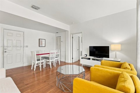Copropriété à louer à Miami Beach, Floride: 1 chambre, 50.17 m2 № 2397646 - photo 10