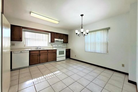 Touwnhouse à louer à Clermont, Floride: 2 chambres, 115.2 m2 № 2432699 - photo 13