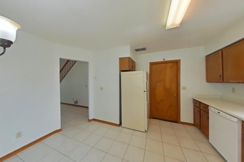 Touwnhouse à louer à Clermont, Floride: 2 chambres, 115.2 m2 № 2432699 - photo 12