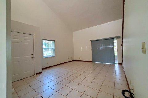 Touwnhouse à louer à Clermont, Floride: 2 chambres, 115.2 m2 № 2432699 - photo 4