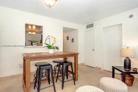 Снять в аренду кондоминиум в Майами-Бич, Флорида 1 спальня, 69.68м2, № 1992531 - фото 6