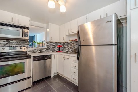 Снять в аренду кондоминиум в Майами-Бич, Флорида 1 спальня, 69.68м2, № 1992531 - фото 12