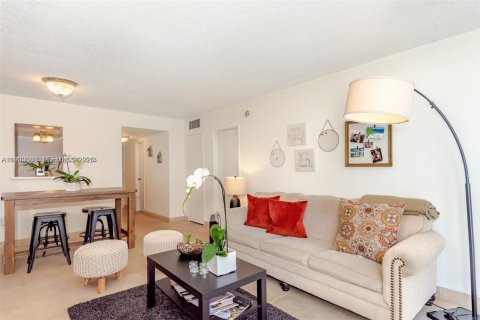 Снять в аренду кондоминиум в Майами-Бич, Флорида 1 спальня, 69.68м2, № 1992531 - фото 5