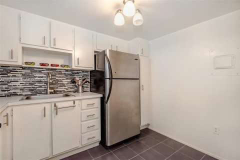 Снять в аренду кондоминиум в Майами-Бич, Флорида 1 спальня, 69.68м2, № 1992531 - фото 13