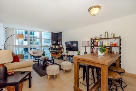 Снять в аренду кондоминиум в Майами-Бич, Флорида 1 спальня, 69.68м2, № 1992531 - фото 4