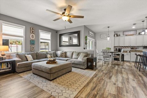 Villa ou maison à vendre à Mount Dora, Floride: 5 chambres, 298.22 m2 № 1884967 - photo 4