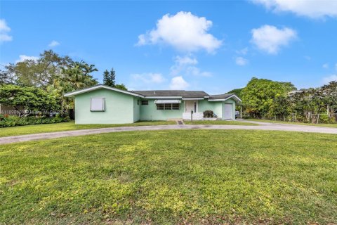House in Miami, Florida 3 bedrooms, 151.15 sq.m. № 1950518 - photo 5