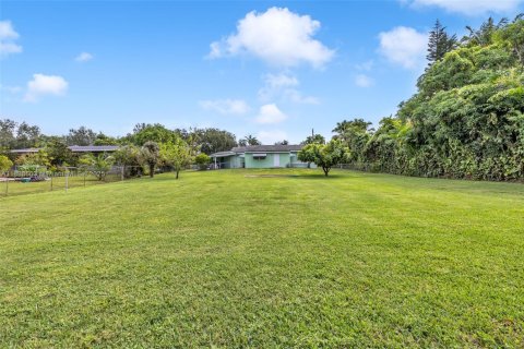 House in Miami, Florida 3 bedrooms, 151.15 sq.m. № 1950518 - photo 7