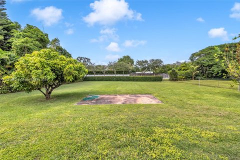 House in Miami, Florida 3 bedrooms, 151.15 sq.m. № 1950518 - photo 10