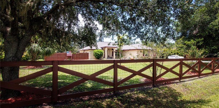 House in Wimauma, Florida 3 bedrooms, 158.31 sq.m. № 1784752