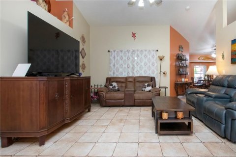 House in Wimauma, Florida 3 bedrooms, 158.31 sq.m. № 1784752 - photo 14