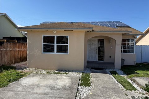 Villa ou maison à Homestead, Floride 3 chambres, 131.09 m2 № 2346654