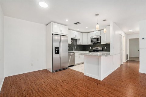 Villa ou maison à vendre à Palm Harbor, Floride: 2 chambres, 92.9 m2 № 1837395 - photo 9