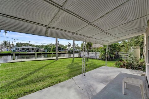 Villa ou maison à vendre à Hollywood, Floride: 3 chambres, 121.14 m2 № 2413294 - photo 17