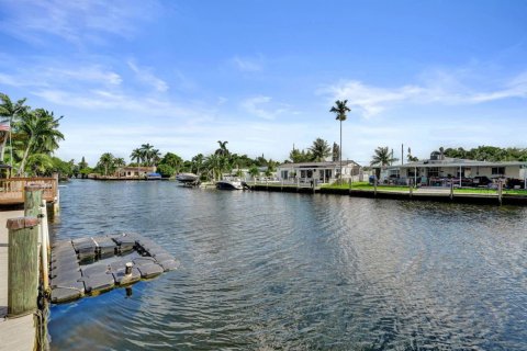 Villa ou maison à vendre à Hollywood, Floride: 3 chambres, 121.14 m2 № 2413294 - photo 2