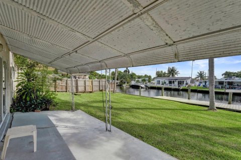 Villa ou maison à vendre à Hollywood, Floride: 3 chambres, 121.14 m2 № 2413294 - photo 16