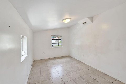 Villa ou maison à vendre à Hollywood, Floride: 3 chambres, 121.14 m2 № 2413294 - photo 19