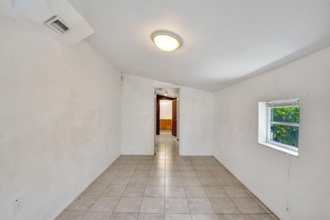 Villa ou maison à vendre à Hollywood, Floride: 3 chambres, 121.14 m2 № 2413294 - photo 18