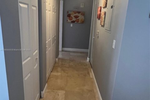 Copropriété à vendre à Coral Gables, Floride: 3 chambres, 124.21 m2 № 1896694 - photo 11