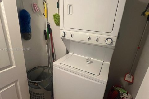 Copropriété à vendre à Coral Gables, Floride: 3 chambres, 124.21 m2 № 1896694 - photo 10